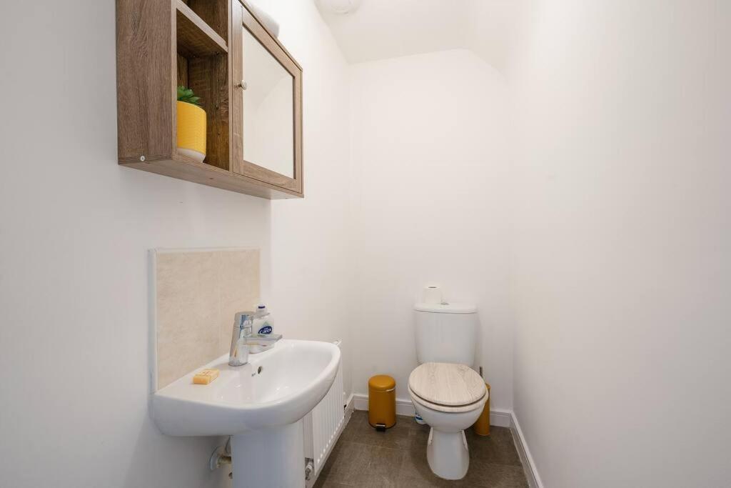 Stylish 2-Bed Home - For Company Contractor And Leisure Stays - Nec, Airport, Hs2, Contractors, Resort World Birmingham Exterior foto